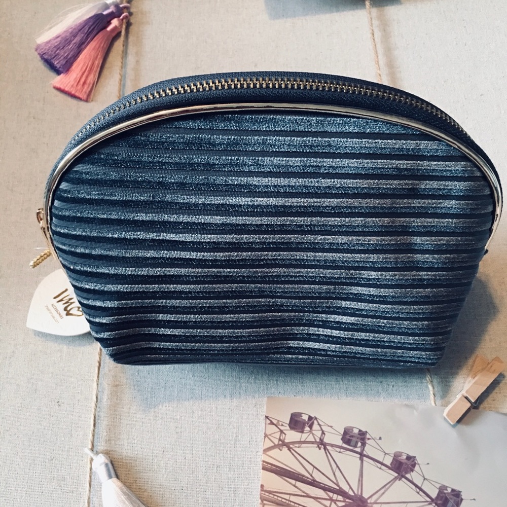 🆕 IMO - Cosmetic Bag 🦋🦋